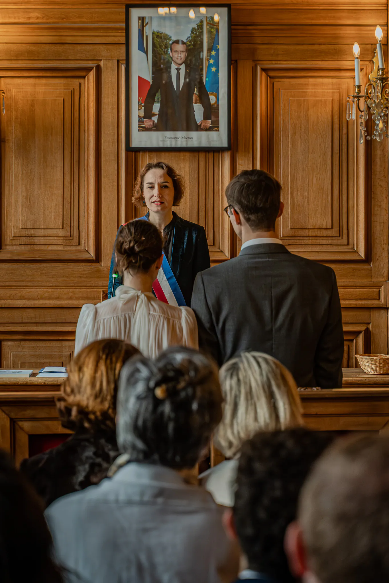 Photographe mariage Paris — cérémonie civile en mairie parisienne